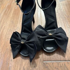 Karl Lagerfeld Black Bow Accent Sandals